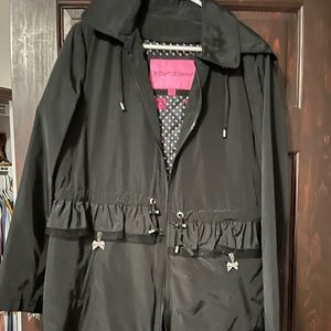 Betsy Johnson - rain jacket - medium - detachable hood